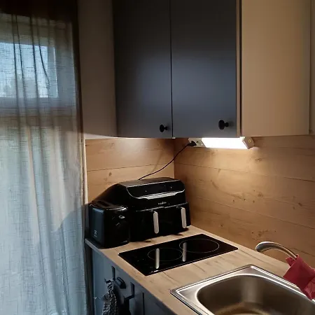 Air-conditioned Along The National Roads アパート *