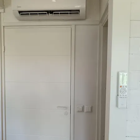 アパート Air-conditioned Along The National Roads *